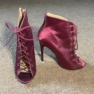 Women’s Open toe lace up heel